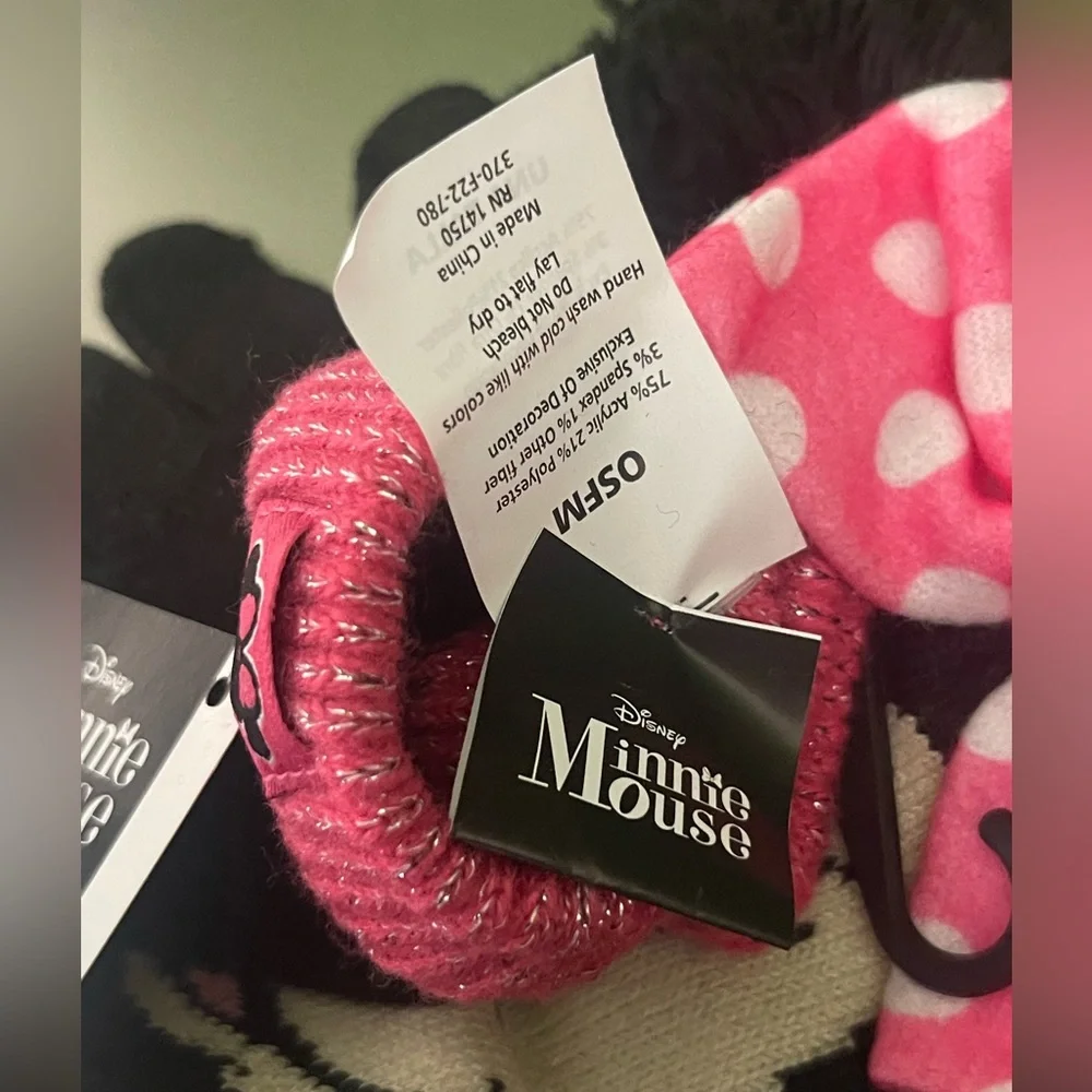 Disney Minnie Mouse Pink and Black Beanie & Glove Set NWT
